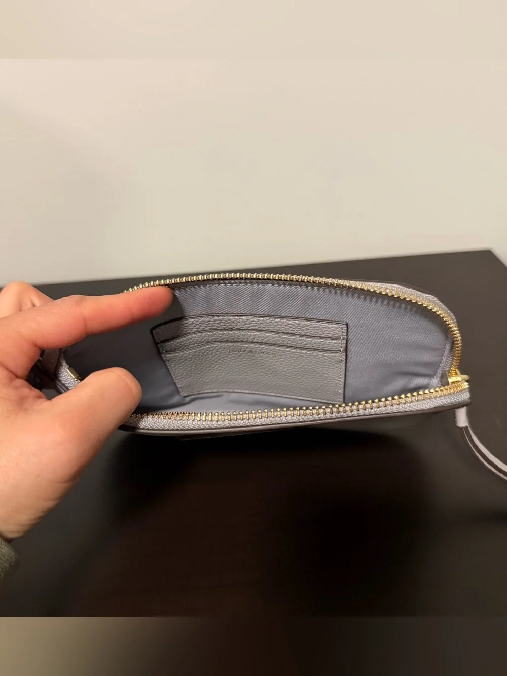 Tory Burch Gray Pebbled Leather Logo Wristlet Clutch